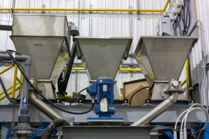 Material bridging in a hopper